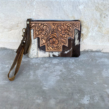 Load image into Gallery viewer, Cowhide Wristlet Purse
