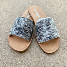 Load image into Gallery viewer, Salt &amp; Pepper Cowhide Sandals
