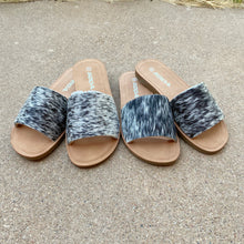 Load image into Gallery viewer, Salt &amp; Pepper Cowhide Sandals
